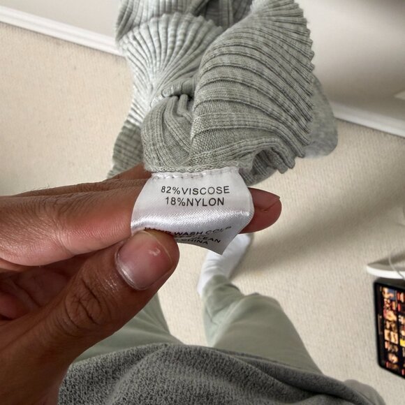 2/$30 All Row Ribbed Green Midi Dress Medium - Picture 4 of 5